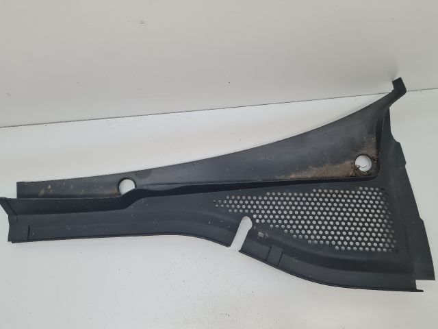 bontott VW GOLF VII Bal Levélrács Záróvég