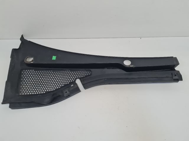 bontott VW GOLF VII Bal Levélrács Záróvég