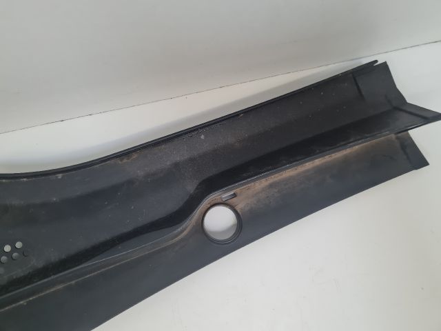 bontott VW GOLF VII Bal Levélrács Záróvég