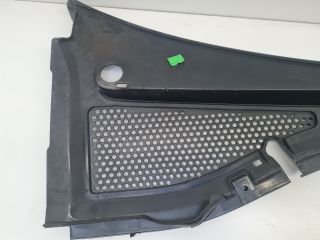 bontott VW GOLF VII Bal Levélrács Záróvég