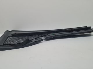 bontott VW GOLF VII Bal Levélrács Záróvég