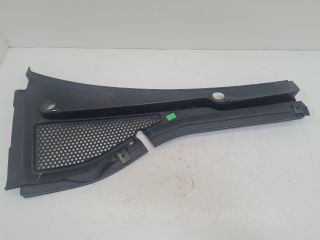 bontott VW GOLF VII Bal Levélrács Záróvég