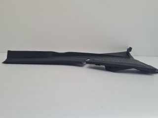 bontott VW GOLF VII Bal Levélrács Záróvég