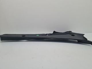 bontott VW GOLF VII Bal Levélrács Záróvég