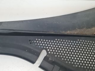 bontott VW GOLF VII Bal Levélrács Záróvég