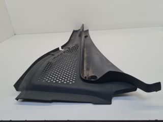 bontott VW GOLF VII Bal Levélrács Záróvég