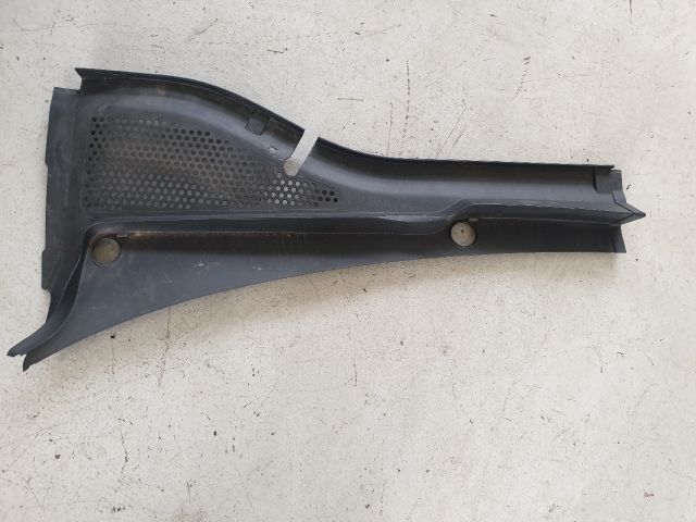 bontott VW GOLF VII Bal Levélrács Záróvég