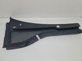 bontott VW GOLF VII Bal Levélrács Záróvég