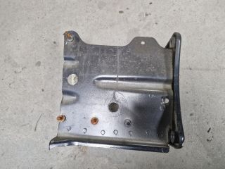 bontott VW GOLF VII Bal Lökhárító Tartó Nyúlványvég