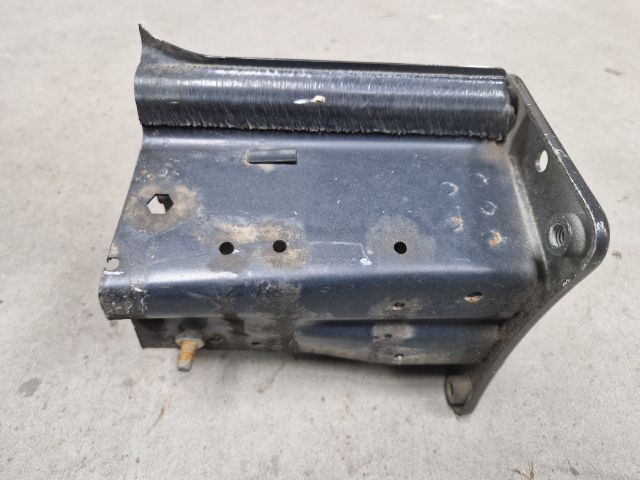 bontott VW GOLF VII Bal Lökhárító Tartó Nyúlványvég