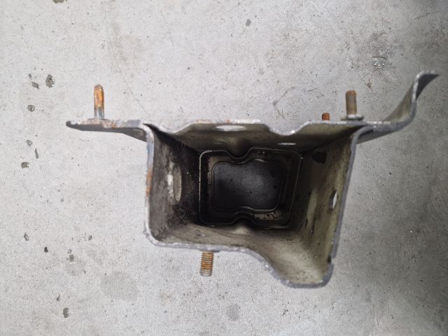 bontott VW GOLF VII Bal Lökhárító Tartó Nyúlványvég