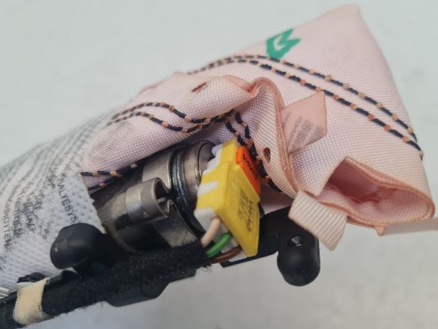 bontott VW GOLF VII Bal Oldallégzsák