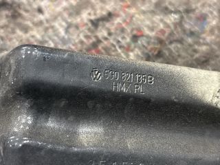 bontott VW GOLF VII Bal Sárvédő Oldaltartó