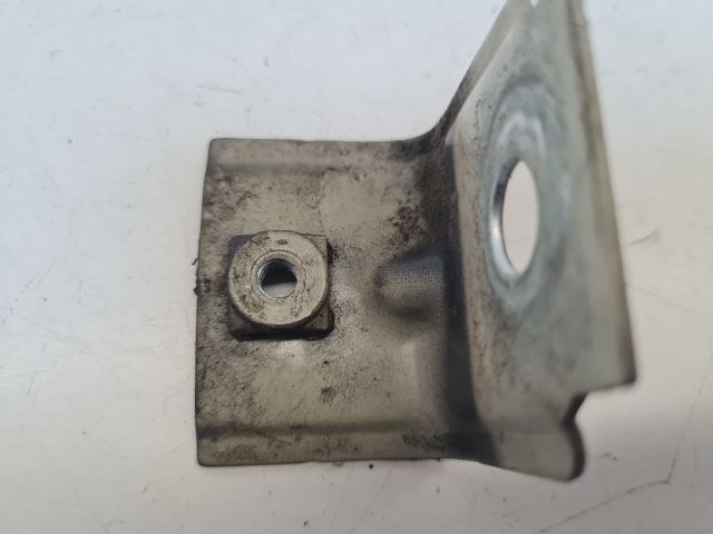 bontott VW GOLF VII Bal Sárvédő Oldaltartó