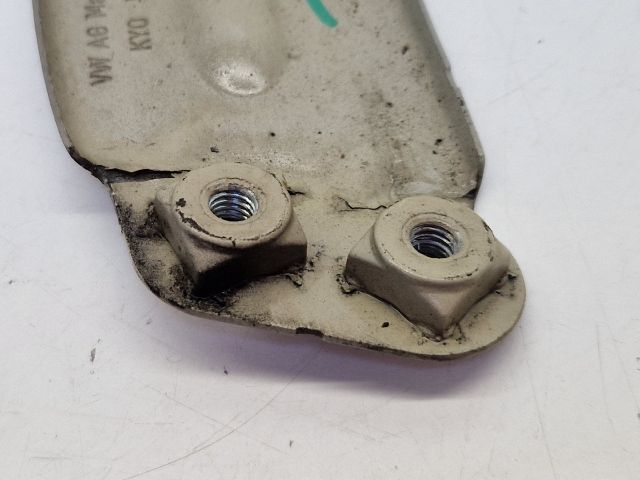 bontott VW GOLF VII Bal Sárvédő Oldaltartó