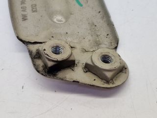 bontott VW GOLF VII Bal Sárvédő Oldaltartó