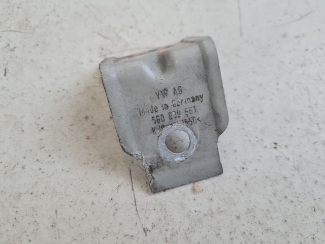 bontott VW GOLF VII Bal Sárvédő Oldaltartó