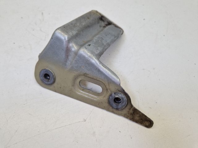 bontott VW GOLF VII Bal Sárvédő Oldaltartó