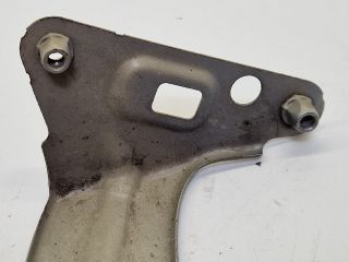 bontott VW GOLF VII Bal Sárvédő Oldaltartó