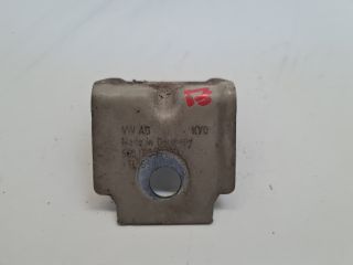 bontott VW GOLF VII Bal Sárvédő Oldaltartó