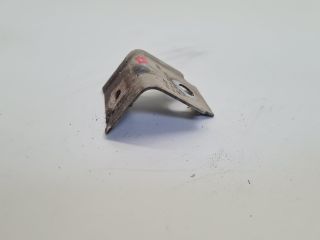 bontott VW GOLF VII Bal Sárvédő Oldaltartó