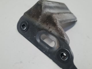 bontott VW GOLF VII Bal Sárvédő Oldaltartó