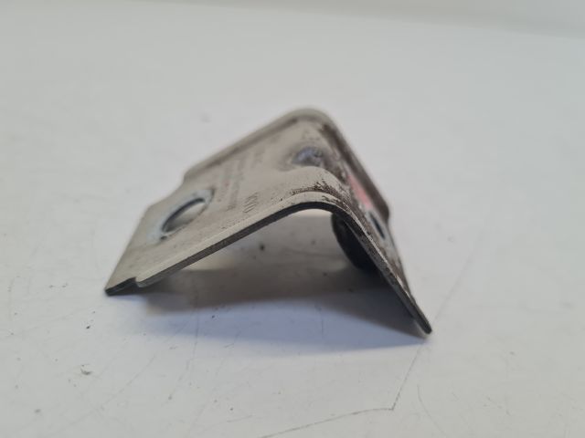 bontott VW GOLF VII Bal Sárvédő Oldaltartó