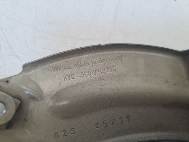 bontott VW GOLF VII Bal Sárvédő Oldaltartó