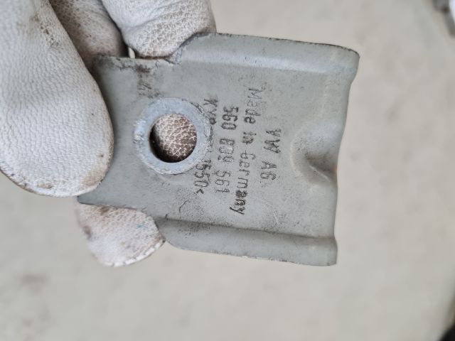 bontott VW GOLF VII Bal Sárvédő Oldaltartó