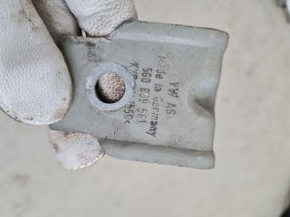 bontott VW GOLF VII Bal Sárvédő Oldaltartó