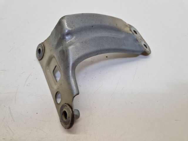 bontott VW GOLF VII Bal Sárvédő Oldaltartó