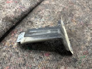 bontott VW GOLF VII Bal Sárvédő Oldaltartó