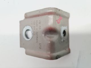 bontott VW GOLF VII Bal Sárvédő Oldaltartó