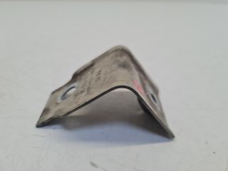 bontott VW GOLF VII Bal Sárvédő Oldaltartó