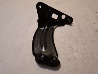 bontott VW GOLF VII Bal Sárvédő Oldaltartó