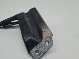 bontott VW GOLF VII Bal Sárvédő Oldaltartó