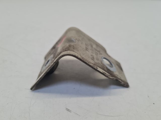 bontott VW GOLF VII Bal Sárvédő Oldaltartó