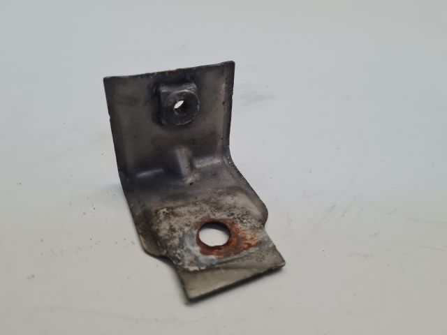 bontott VW GOLF VII Bal Sárvédő Oldaltartó