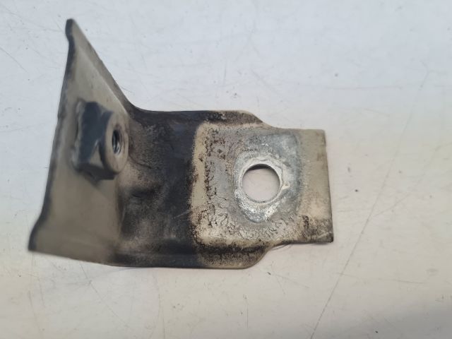 bontott VW GOLF VII Bal Sárvédő Oldaltartó