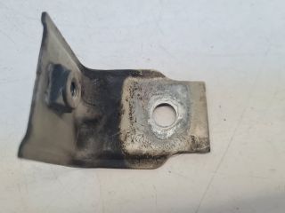 bontott VW GOLF VII Bal Sárvédő Oldaltartó