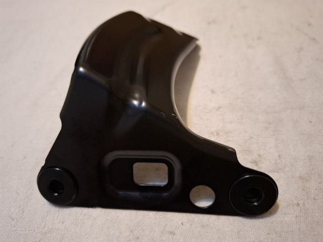 bontott VW GOLF VII Bal Sárvédő Oldaltartó