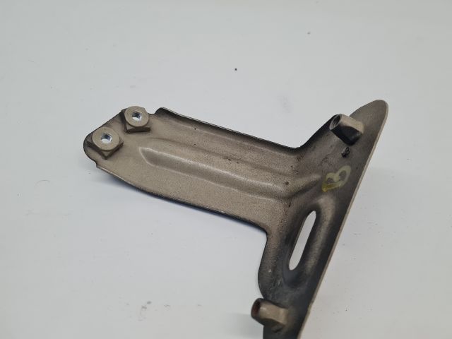 bontott VW GOLF VII Bal Sárvédő Oldaltartó