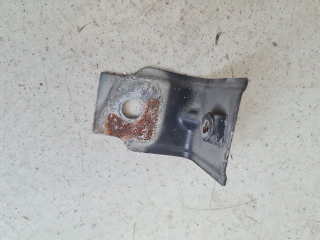 bontott VW GOLF VII Bal Sárvédő Oldaltartó