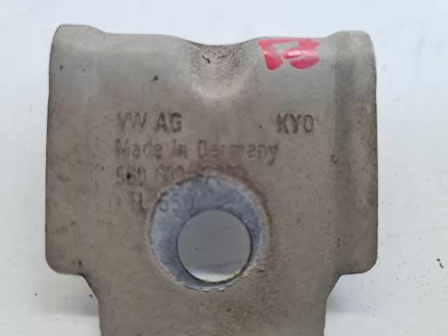 bontott VW GOLF VII Bal Sárvédő Oldaltartó