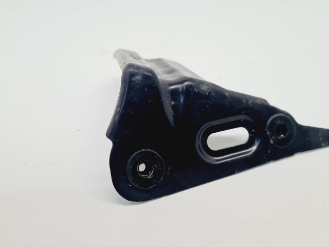 bontott VW GOLF VII Bal Sárvédő Oldaltartó