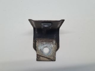 bontott VW GOLF VII Bal Sárvédő Oldaltartó