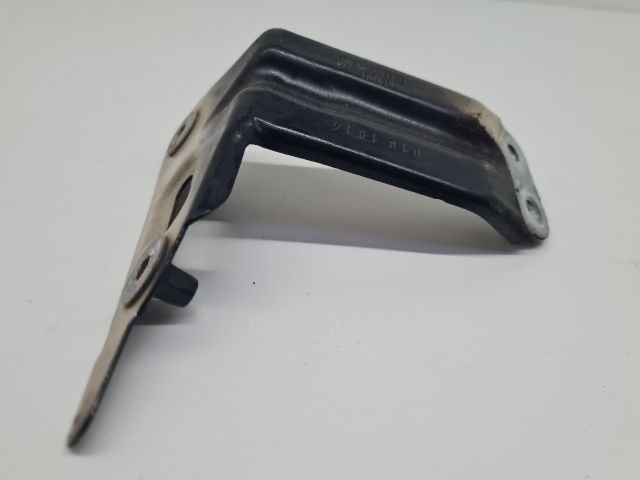 bontott VW GOLF VII Bal Sárvédő Oldaltartó