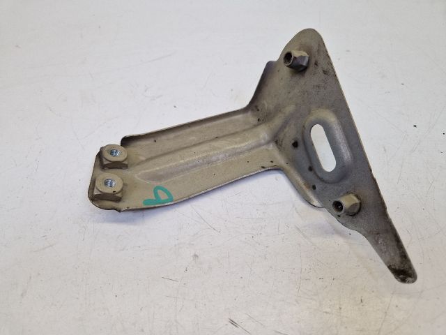 bontott VW GOLF VII Bal Sárvédő Oldaltartó