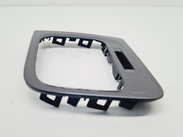 bontott VW GOLF VII Bal Szellőző Keret