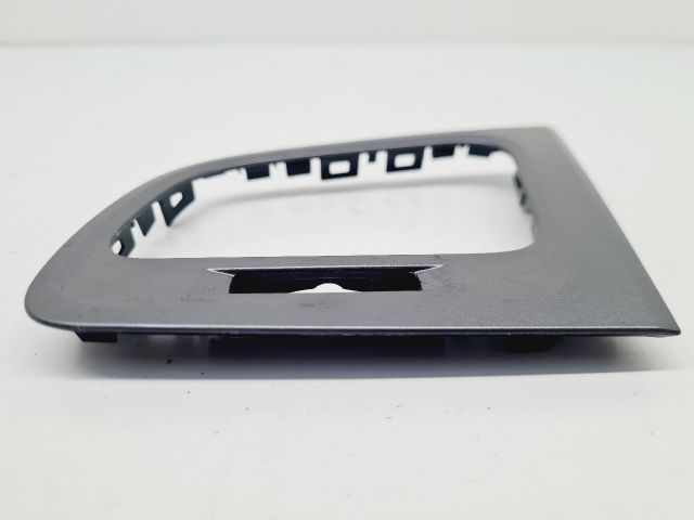 bontott VW GOLF VII Bal Szellőző Keret